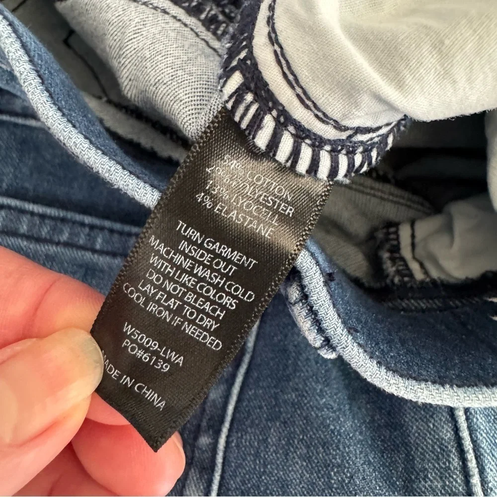 Betabrand Pull-On Elastic Waist Denim Capri Jeans - Medium Petite